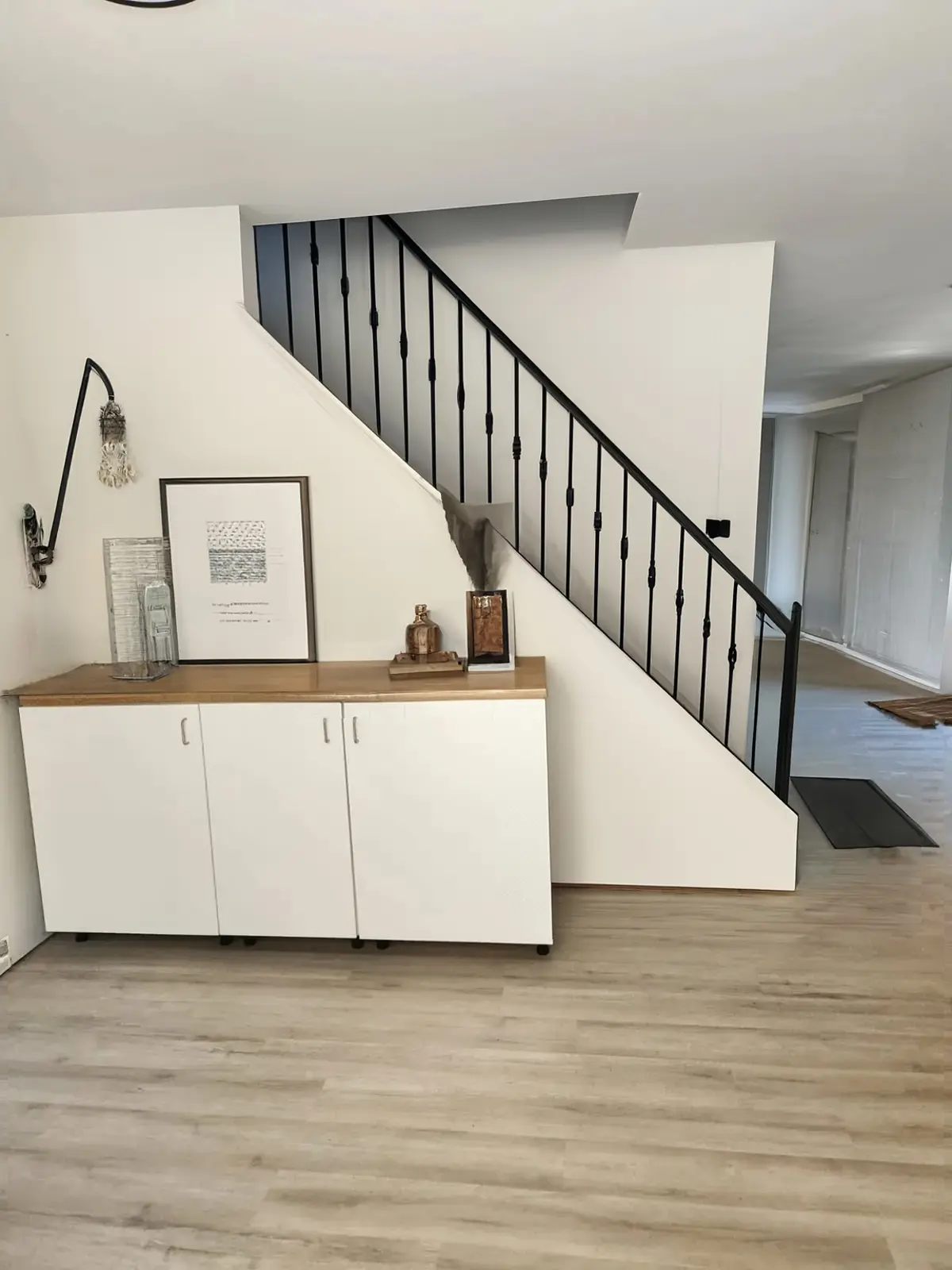 Rustic Hallway Remodel – Cozy and Functional Design