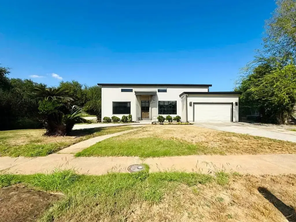 Transform Your Home's Curb Appeal with a Modern Front Yard Remodel