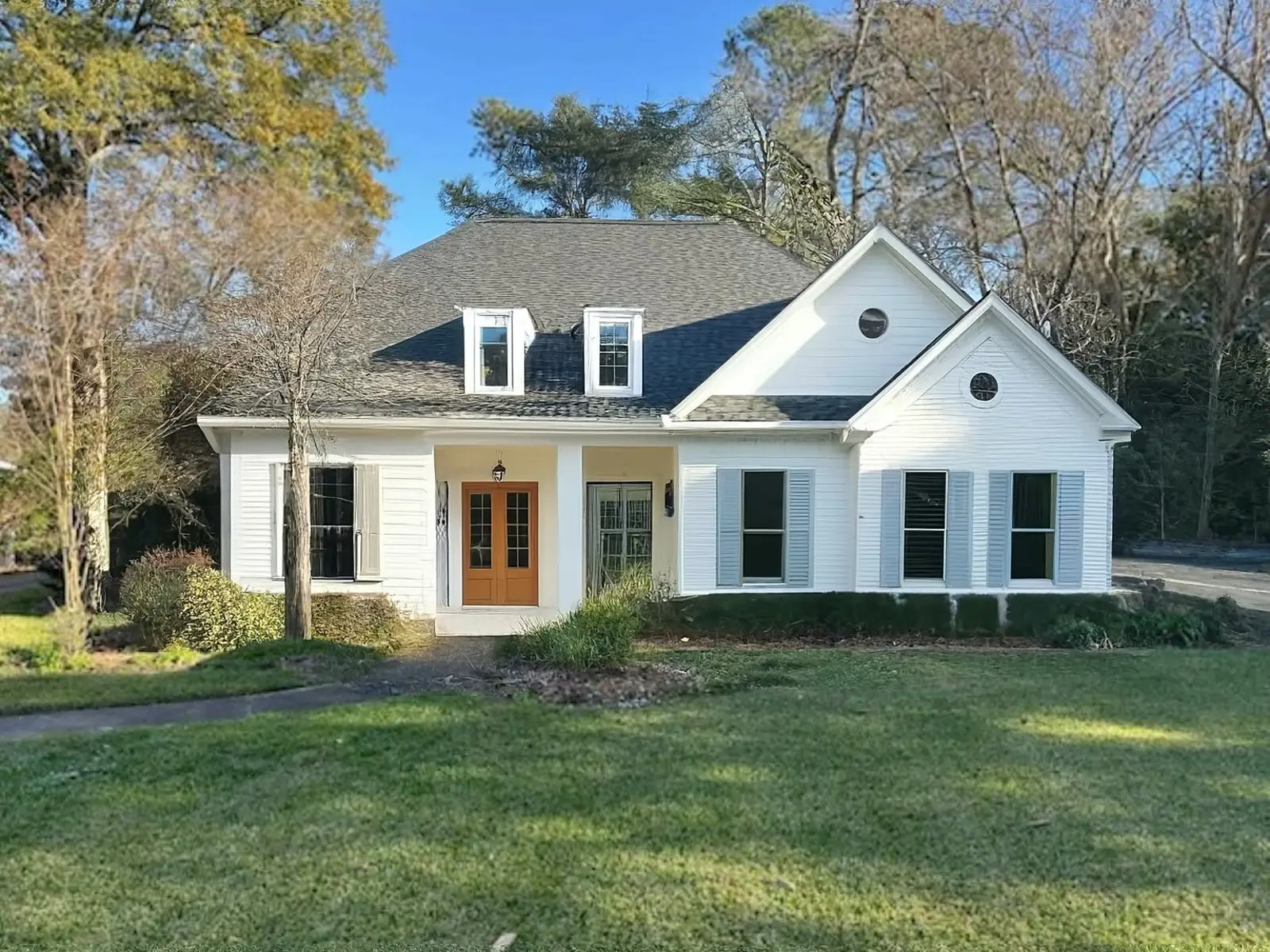 Elegant Traditional Home Exterior Transformation