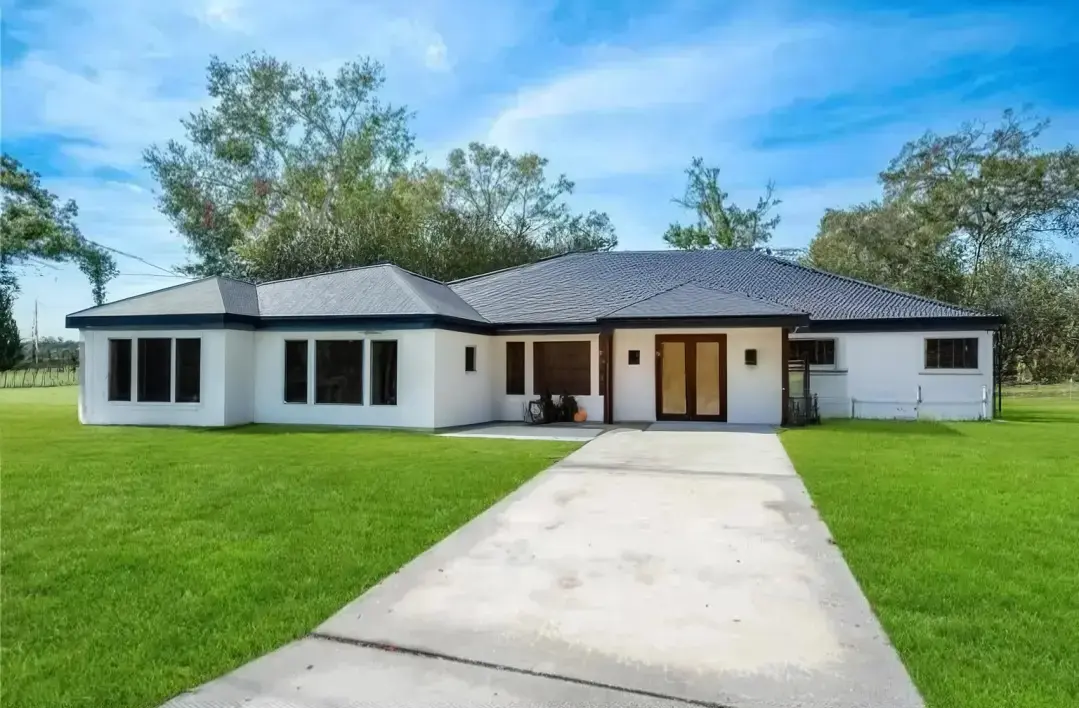 Farmhouse-Style Exterior Transformation Under Budget